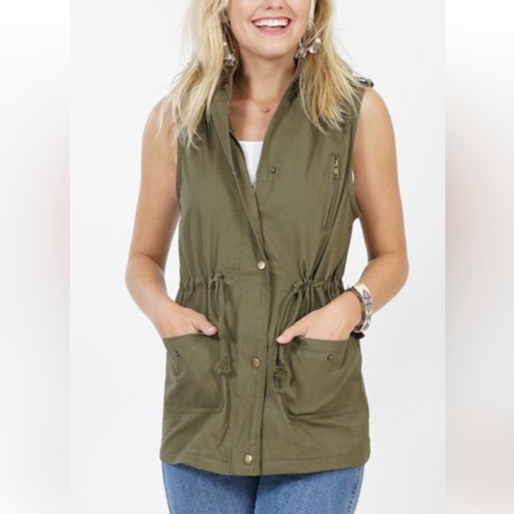 Zenana Utility Sleeveless Cargo Vest. Women’s Sz-S Olive Green | Cinched Waist.